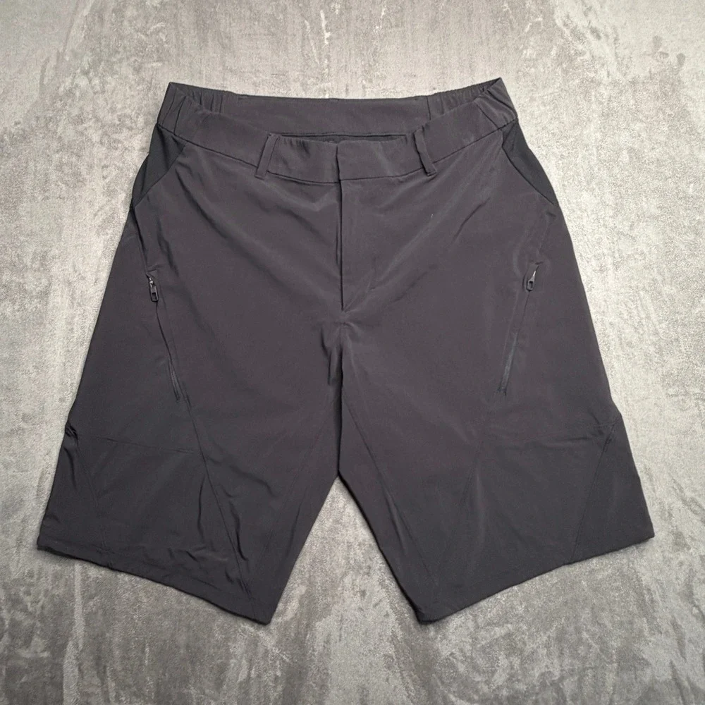 Lululemon Athletic Shorts Mens 34 Black Zipper Pockets Performance Techwear